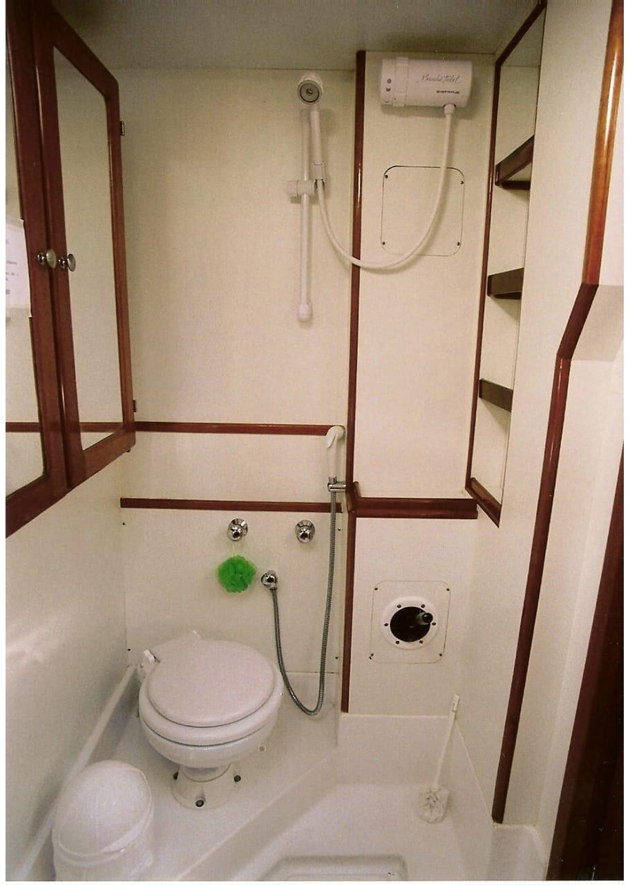 bath, Custom, power catamaran for sale