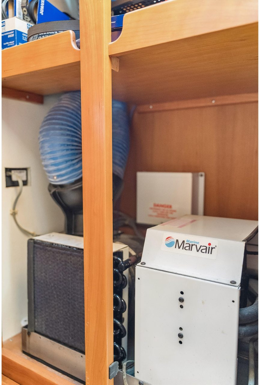electrical, Maine Cat P-47, power catamaran for sale