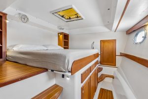 bed, Maine Cat P-47, power catamaran for sale