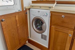interior, Maine Cat P-47, power catamaran for sale
