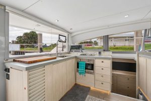 salon, Leopard 43 PowerCat, power catamaran for sale