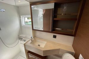 bath, Lagoon 46, catamaran for sale