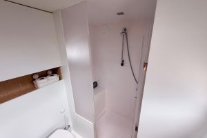 bath, Outremer 55, catamaran for sale