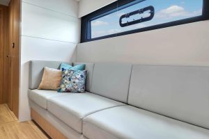 salon, Privilege 580 Signature, catamaran for sale