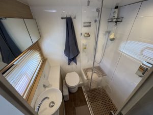 bath, Aquila 44, power catamaran for sale