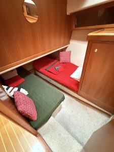 bed, Mainship 430 Trawler, trawler for sale