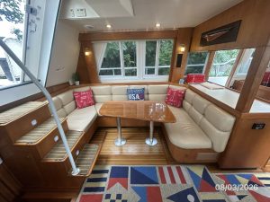 salon, Mainship 430 Trawler, trawler for sale