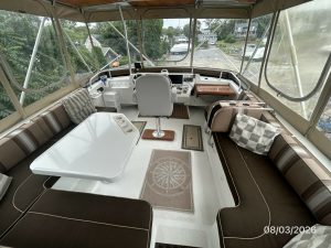 cockpit, Mainship 430 Trawler, trawler for sale