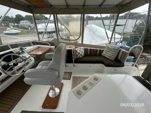 cockpit, Mainship 430 Trawler, trawler for sale
