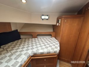 bed, Mainship 430 Trawler, trawler for sale