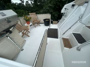 cockpit, Mainship 430 Trawler, trawler for sale