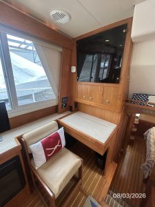 interior, Mainship 430 Trawler, trawler for sale