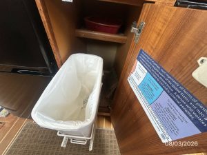 bath, Mainship 430 Trawler, trawler for sale