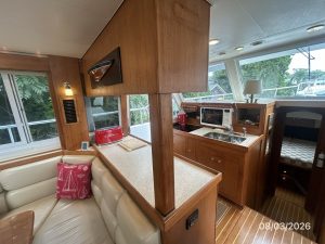 salon, Mainship 430 Trawler, trawler for sale