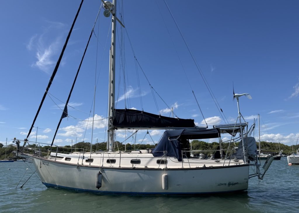 Island Packet 35, sailboat for sale