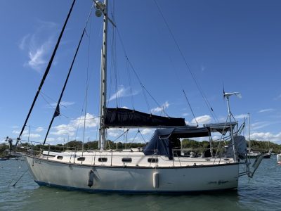 Island Packet 35, sailboat for sale