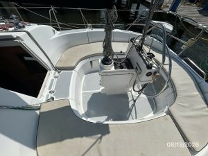 cockpit, Hunter, sailboat for sale