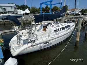 exterior, Hunter, sailboat for sale