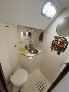 bath, Jeanneau JY51, sailboat for sale