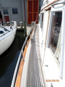 deck, Grand Banks 42 Classic, trawler for sale