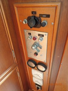 interior, Grand Banks 42 Classic, trawler for sale