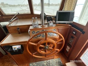 navigation station, Grand Banks 42 Classic, trawler for sale