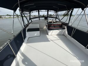 cockpit, Grand Banks 42 Classic, trawler for sale