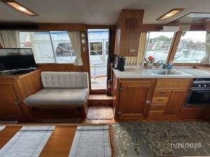 salon, Grand Banks 42 Classic, trawler for sale