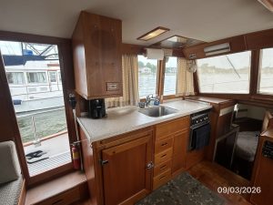 interior, Grand Banks 42 Classic, trawler for sale
