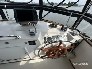 helm, Grand Banks 42 Classic, trawler for sale