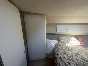bed, Silverton 34C, trawler for sale