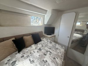 bed, Silverton 34C, trawler for sale