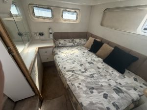 bed, Silverton 34C, trawler for sale