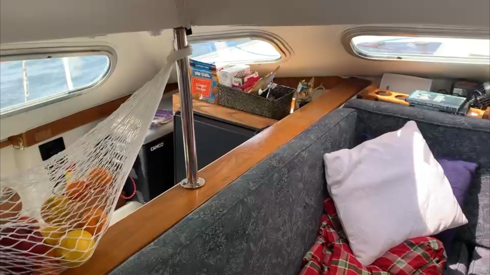bed, Summer Twins 28, catamaran for sale
