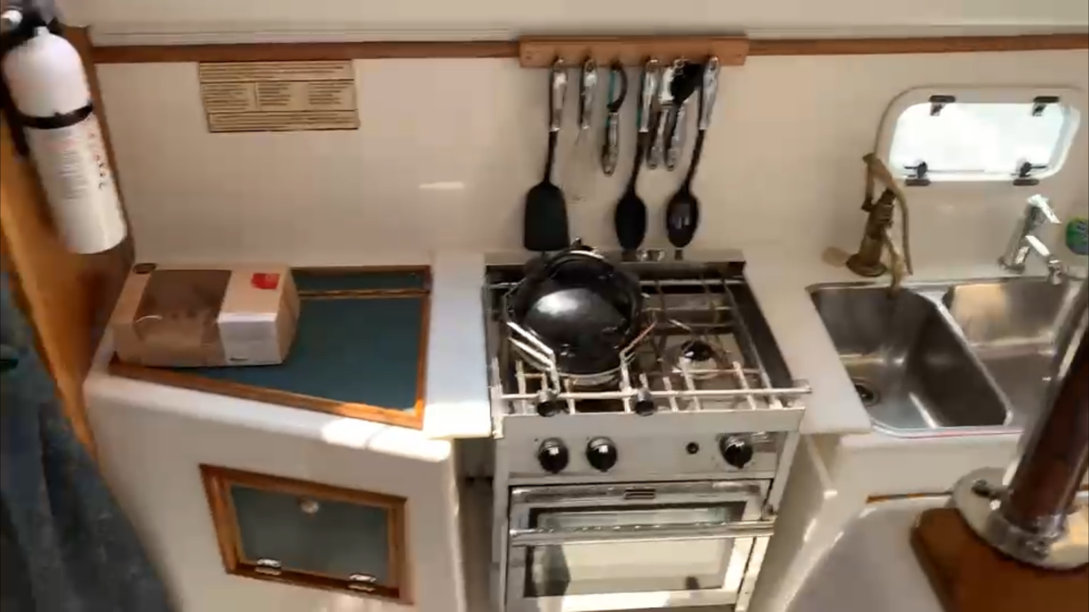 interior, Summer Twins 28, catamaran for sale